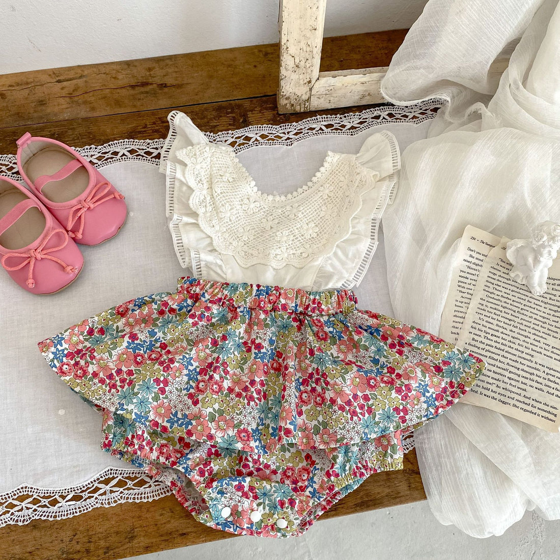 Baby Flounced Sleeve Suspender Fake Two Pieces Bottom-covering Rompers