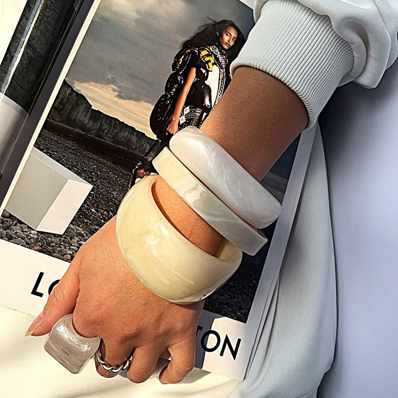 Exaggerated Acrylic Bracelet With Marbling