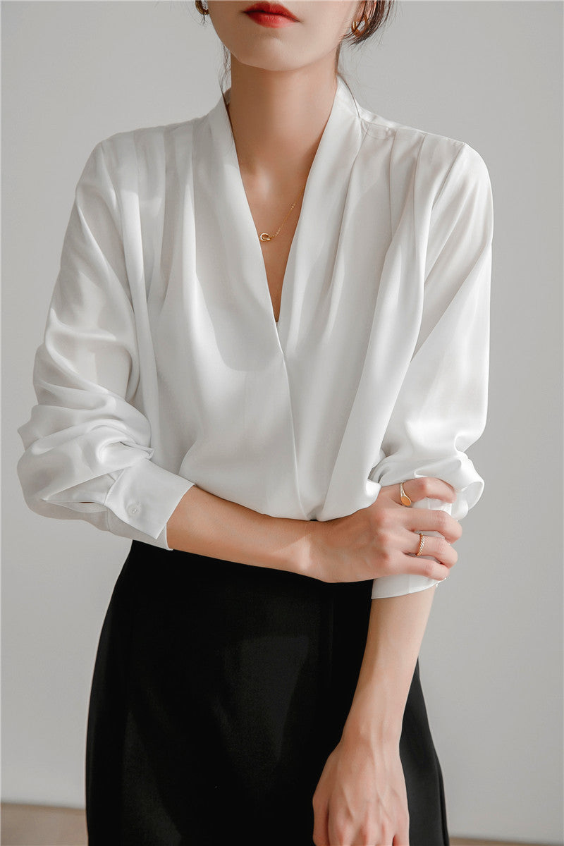 Women's Satin Temperament Design V-neck Retro Loose Top