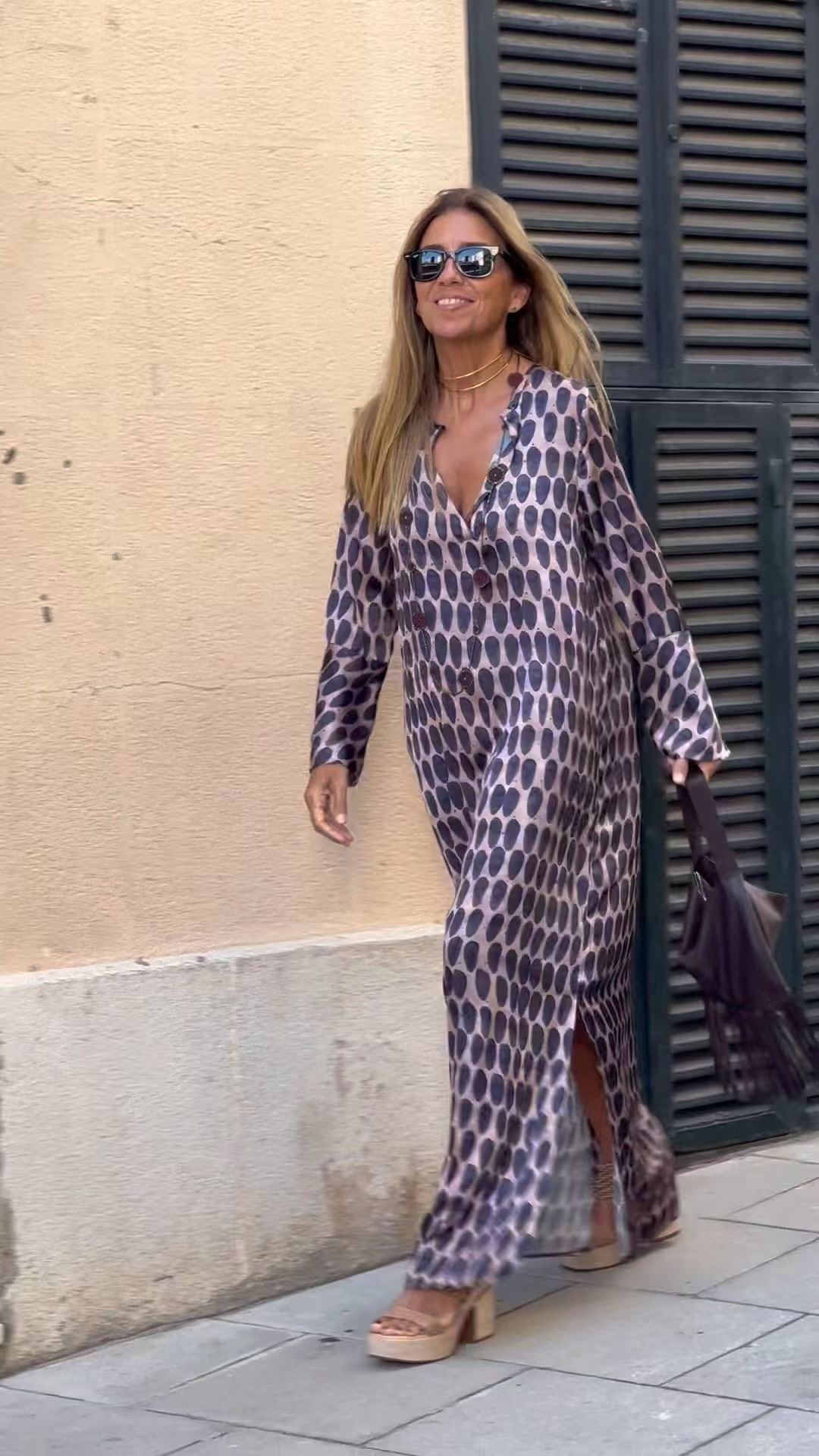 Sommer Geometrisch bedrucktes langes Kleid mit V-Ausschnitt, modische langärmelige Schlitzkleider für Damen